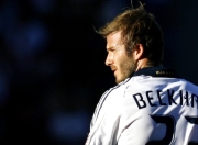 开云棋牌游戏-意甲焦点战之夜，乔治关键战不手软，一锤定音定乾坤