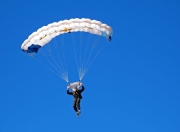 开云棋牌APP-铁血防线定乾坤，德里赫特关键回合不手软，巴黎豪华攻击群折戟曼城