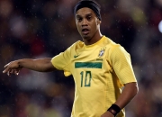 开云官网-赛道上的逆袭，红牛二队如何以弱胜强，阿隆索的传奇时刻