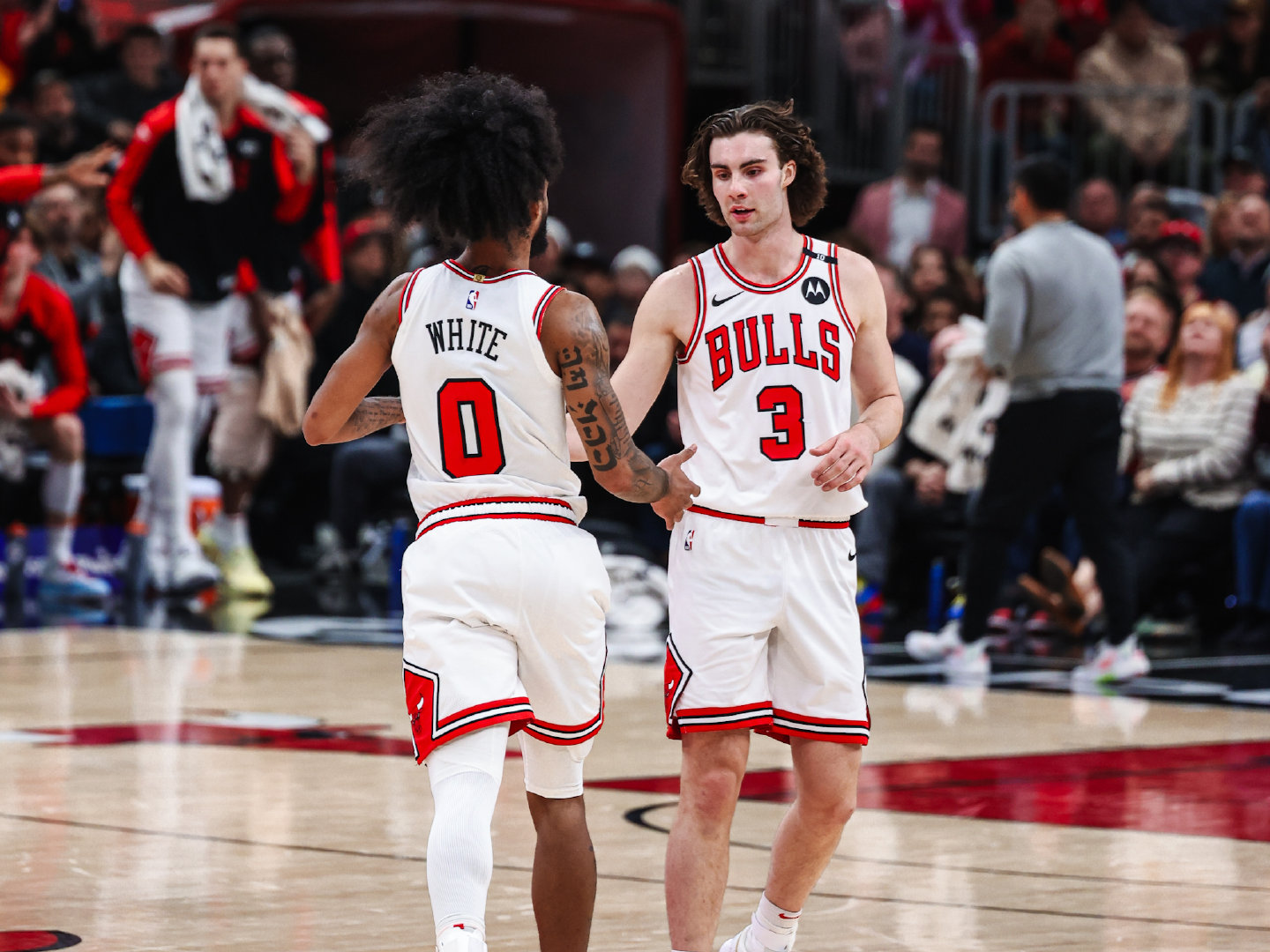 猛龙主场告捷，击败凯尔特人保持不败