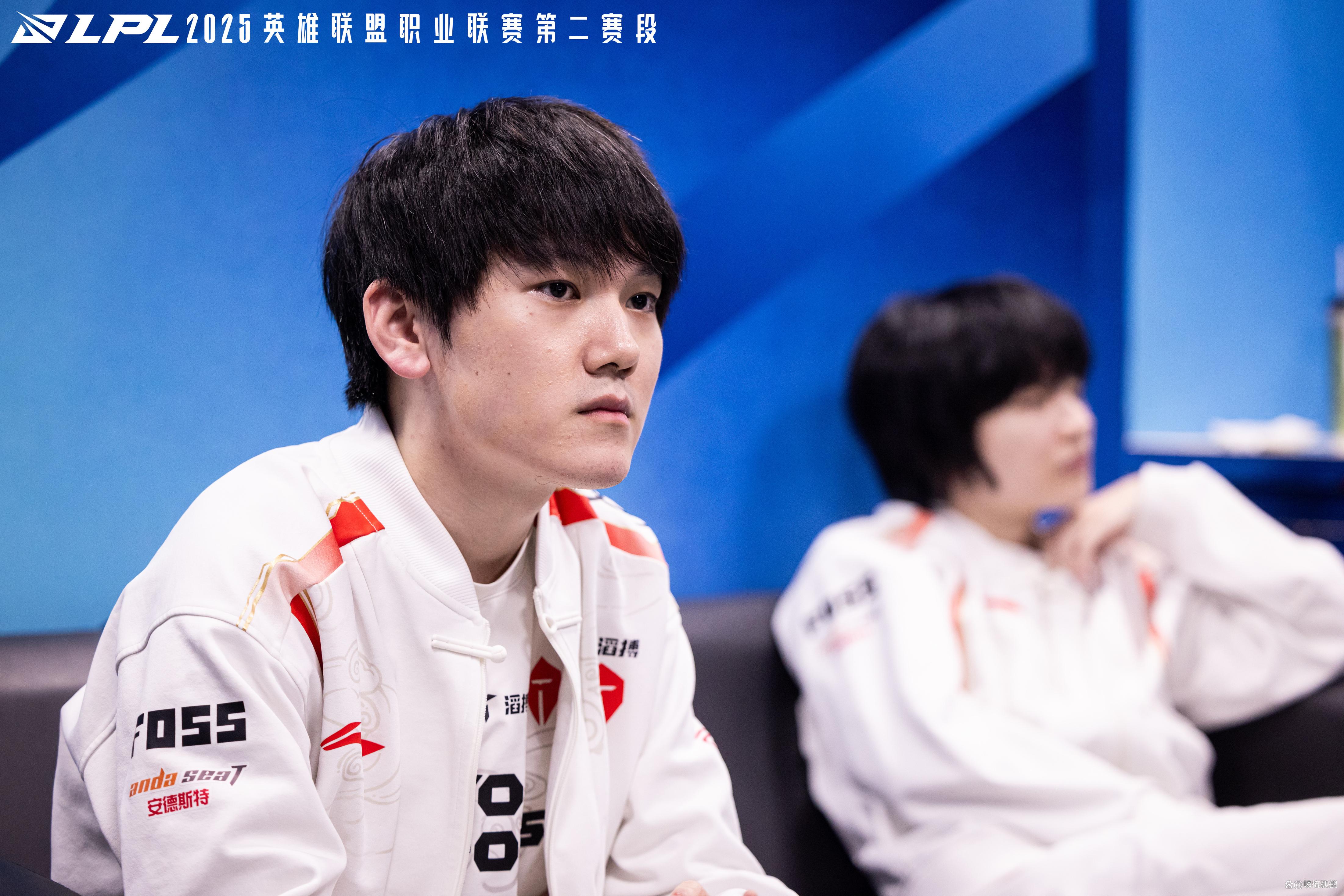 SHR绝杀PSG，Elk单局斩获MVP顶尖较量半决赛，锁定晋级资格的简单介绍