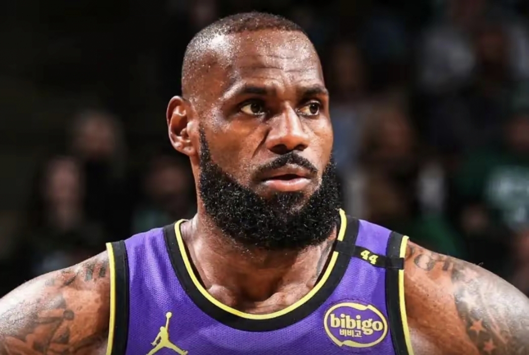 热火中锋小詹姆斯实力获得教练认可