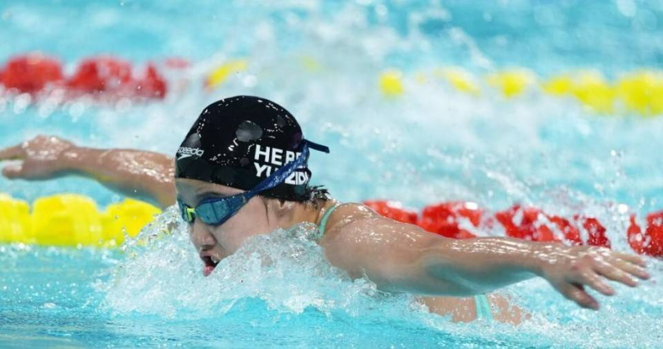 关于加拿大游泳选手在蝶泳比赛中获得可喜成绩的信息