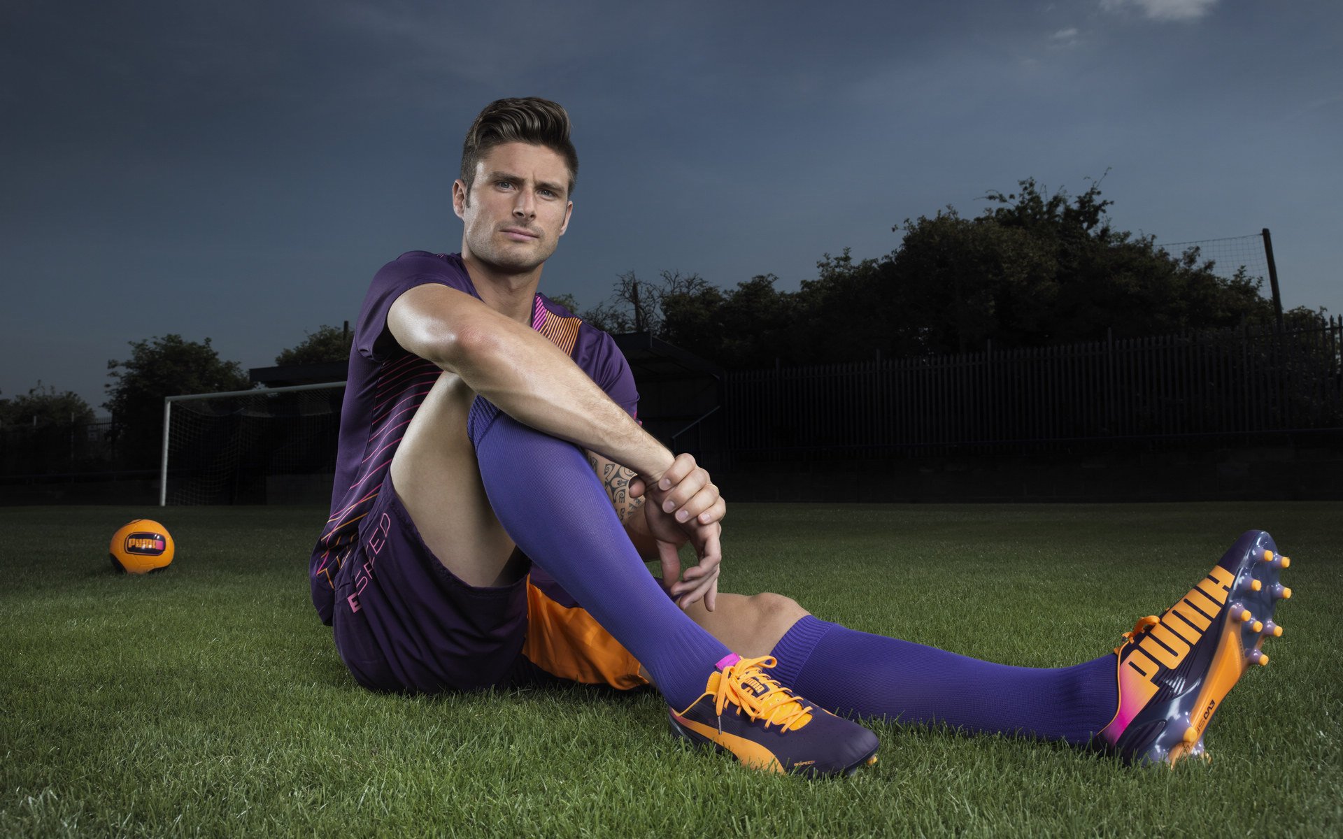 银石之焰，当阿斯顿马丁的绿色闪电碾压法拉利，阿隆索用41岁的灵魂点燃整个赛场